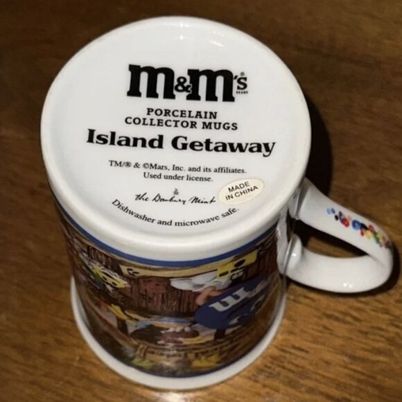 4 Danbury M&M's Collectors Mugs - Picture 7 of 16